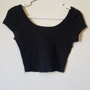 Black croptop